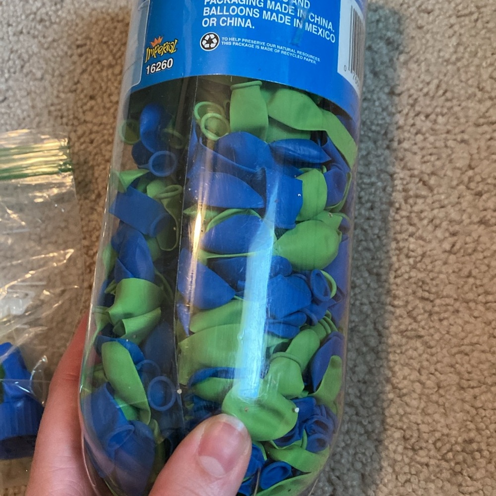 Water balloons - Picture 4 of 5